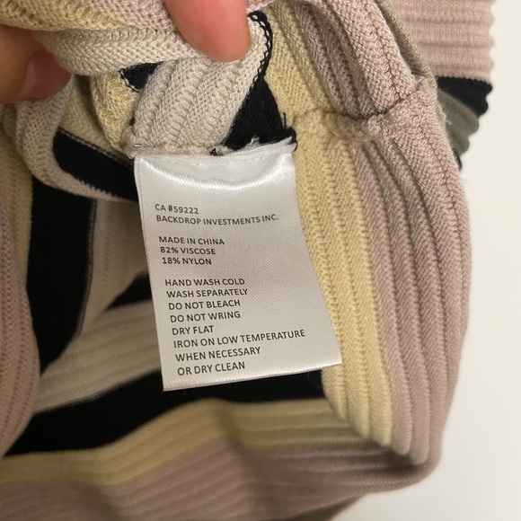 Backdrop Sweater Tank - Picture 4 of 5